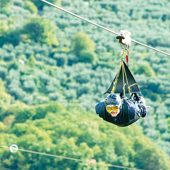 Smartbox - e-box Passione adrenalina: 1 entusiasmante volo su ZipLine con video ricordo per 2